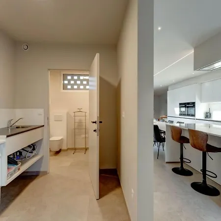 Dom wakacyjny Lovely In With Sauna And Bubble Bath Roesbrugge-Haringe