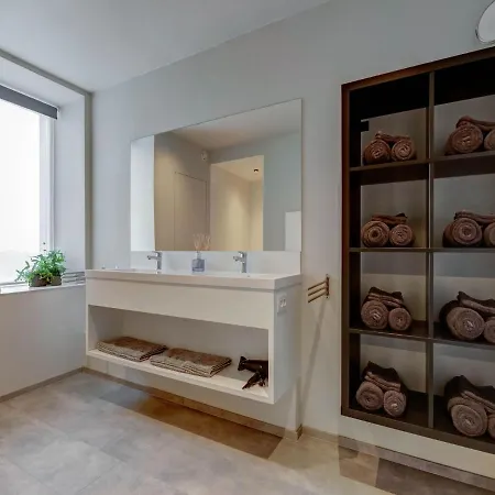 Dom wakacyjny Lovely In With Sauna And Bubble Bath Roesbrugge-Haringe